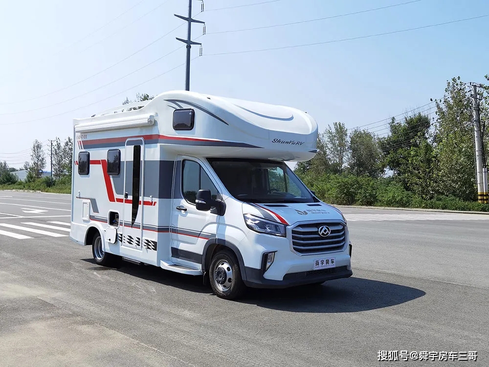 舜宇大通房车家族亮相西安房车购车节,竖床字母床,精致内饰质感