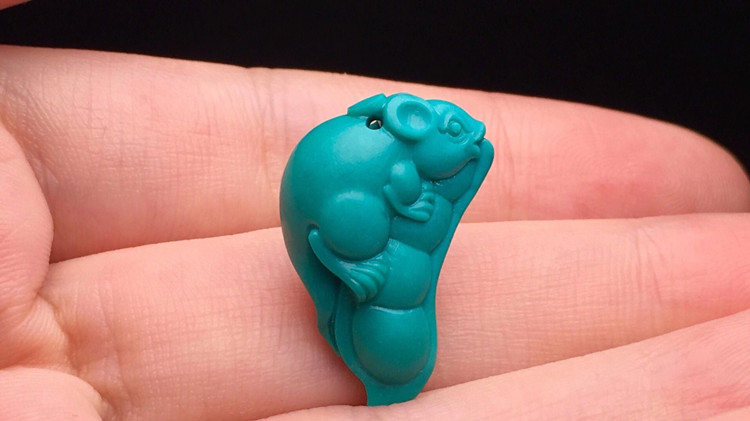 绿松石雕刻老鼠生肖吊坠