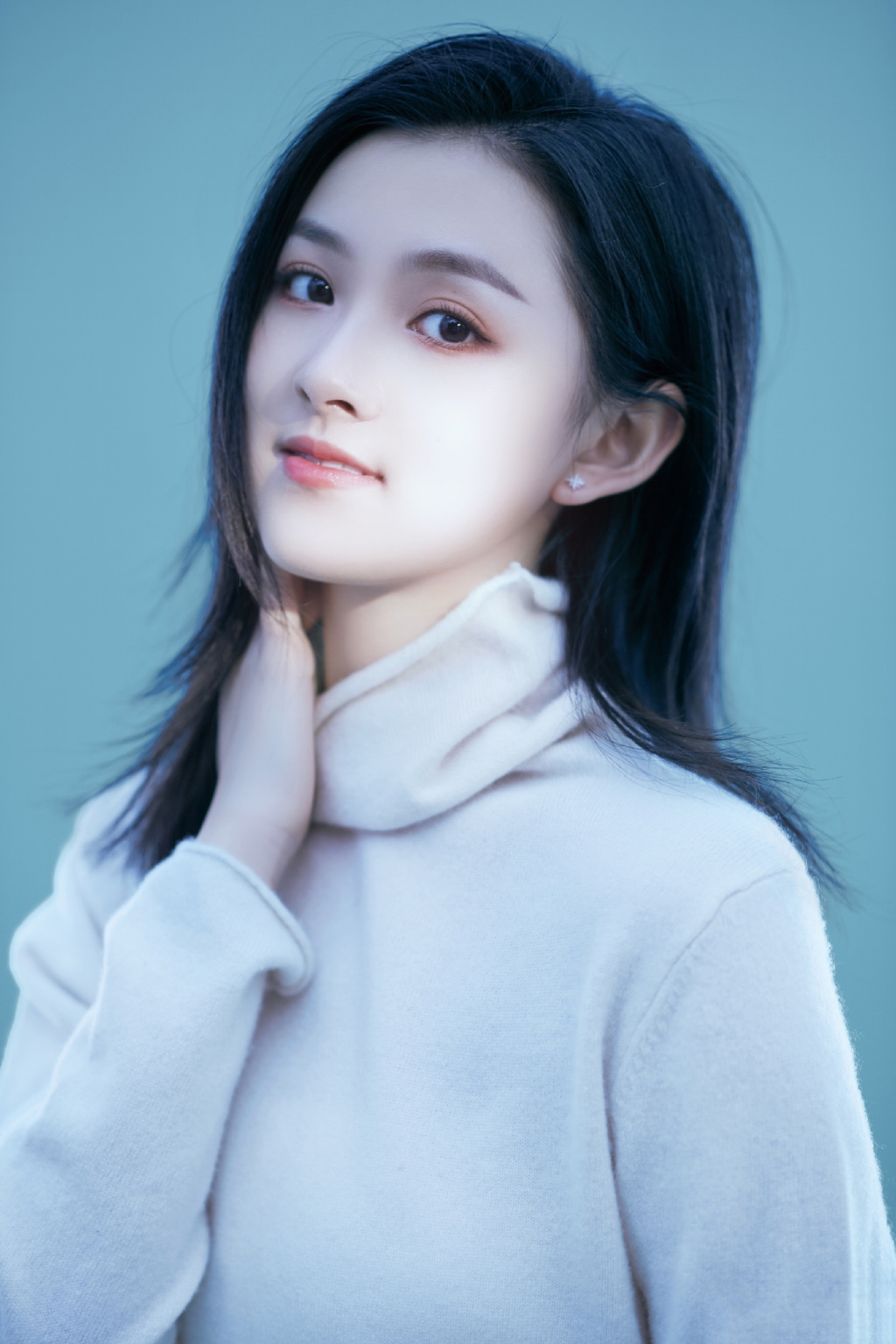 如意芳霏的齐竺00后上戏小花曾和王源搭档大主宰