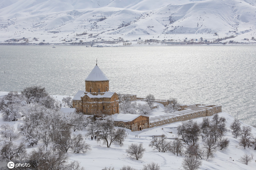 土耳其凡城冬日雪景 宛如白色童话世界