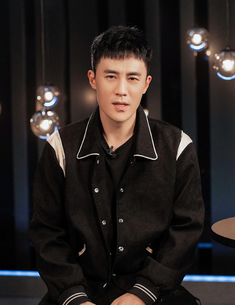 《追光吧哥哥》骚操作满满,艺人禁忌曝光,亮点变槽点剧本明显