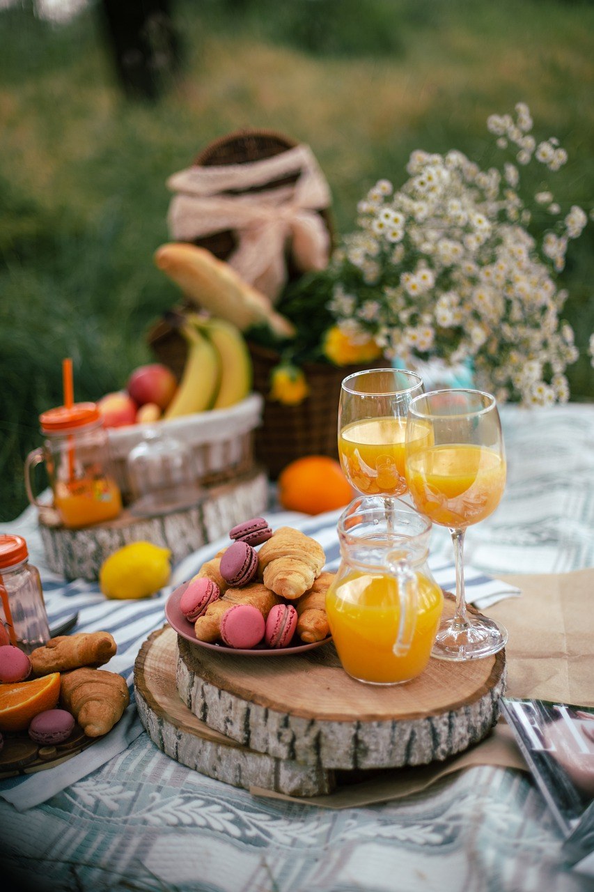 野餐必备美食清单,等待春暖花开后的第一场约会吧