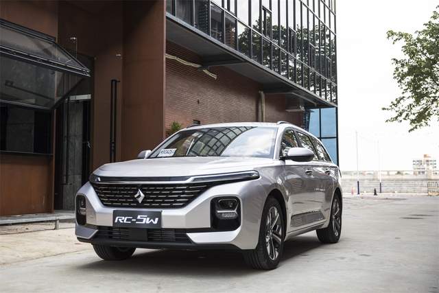 两款自驾旅行车斯柯达明锐,新宝骏rc-5w,让你探寻自然风光,尽享一路