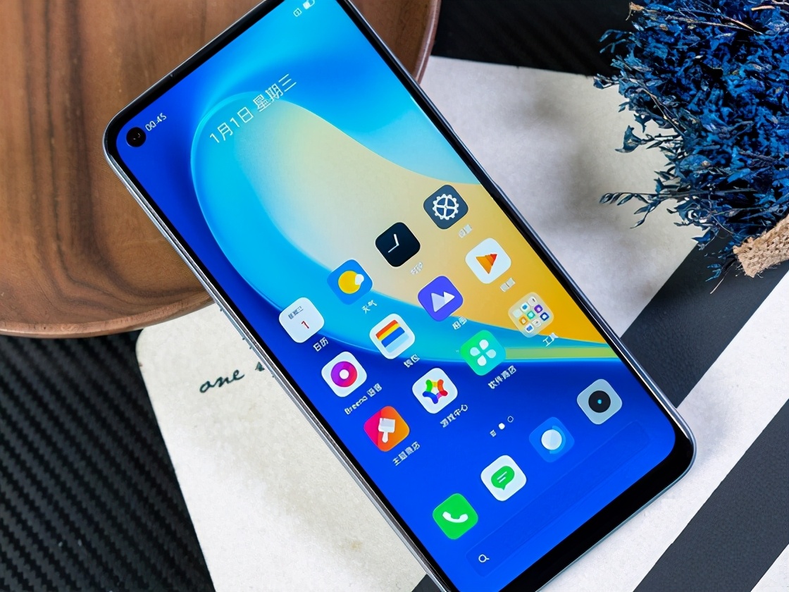 原创千元续航的战斗机——realmev5,是非常值得拥有的