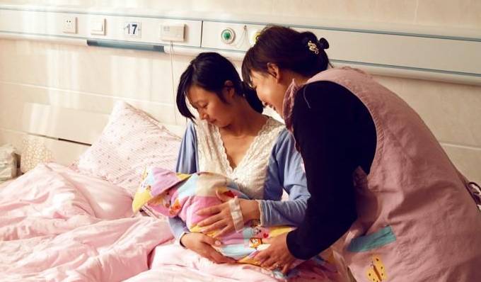 同是生孩子,为何有的宝妈产后如少女而有的却像大妈?原因很现实