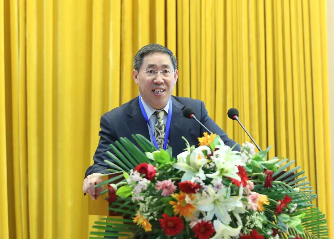 孩子不贪玩还能当科学家?_吴岳