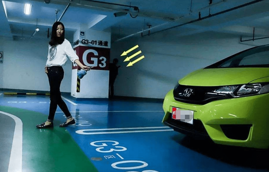 女司机停车场找不到车,3小时后找到,直接崩溃痛哭20分钟
