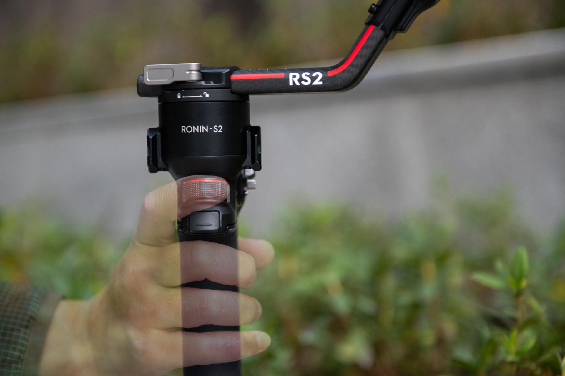 引领专业级稳定器新标杆大疆如影rs2横评云鹤2s