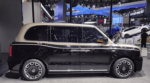 在车展上非常抢眼的英伦汽车lx你们觉得怎么样