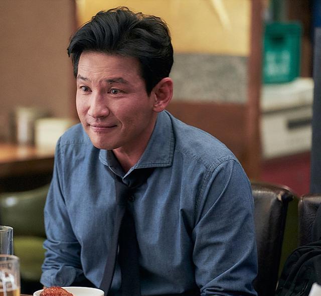 林允儿接戏很谨慎,生怕听到嘘声四起,搬来黄政民这棵大树好挡骂_徐贤