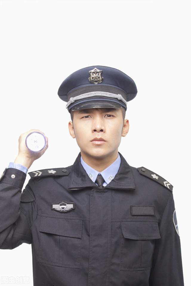 为什么警察军人受尊敬,保安却不受待见?