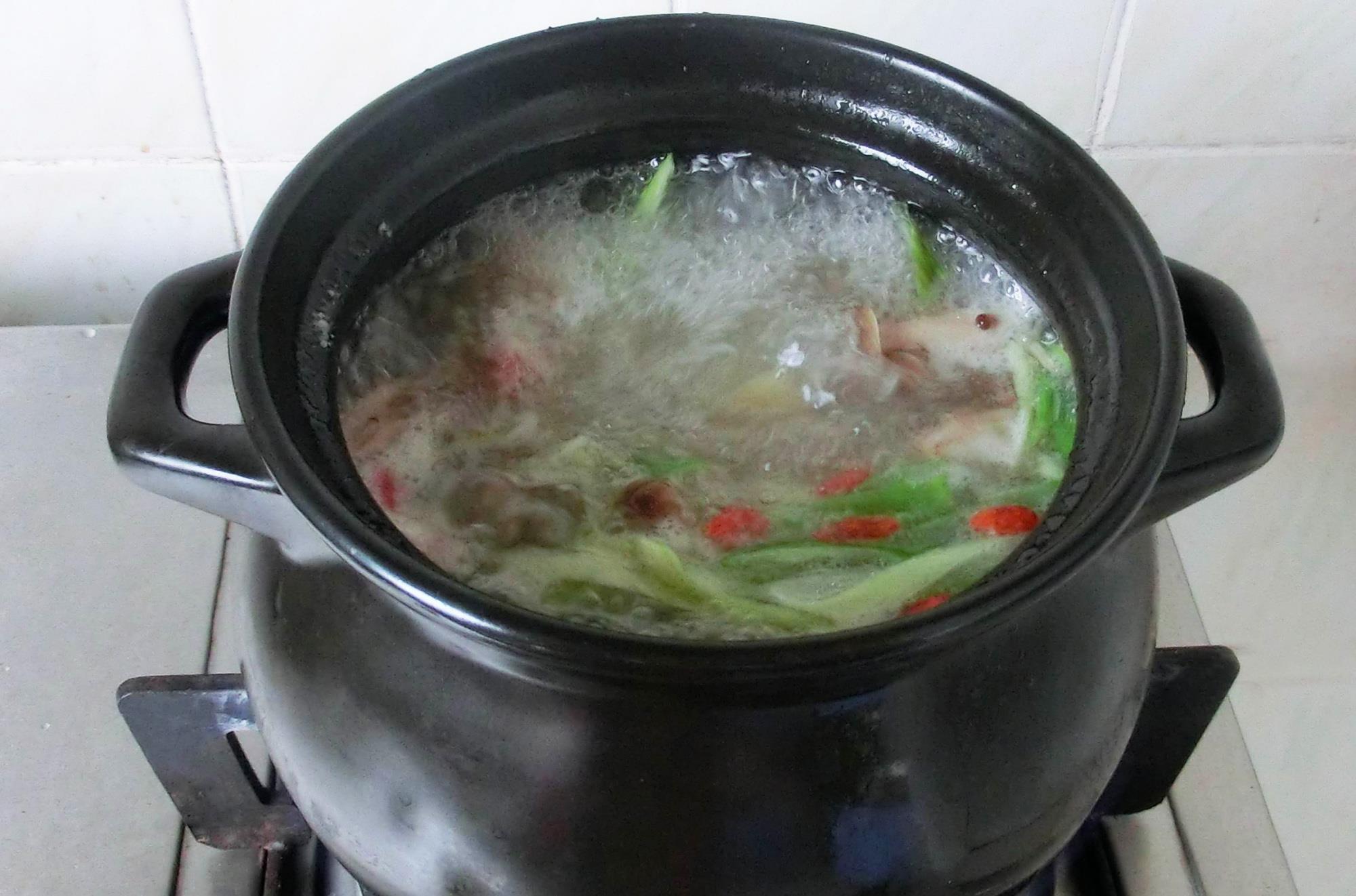 不管炖肉还是炖排骨,记住"3不要",汤鲜肉香味道十足,没腥味