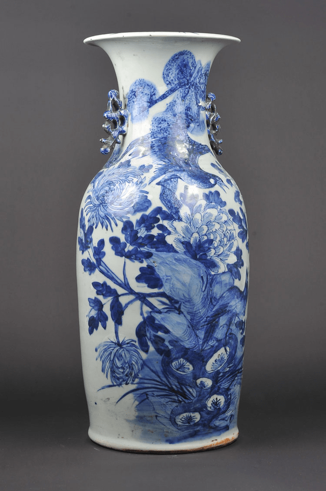 39豆青釉三羊尊一对拍品详情年代:民国尺寸:高19.