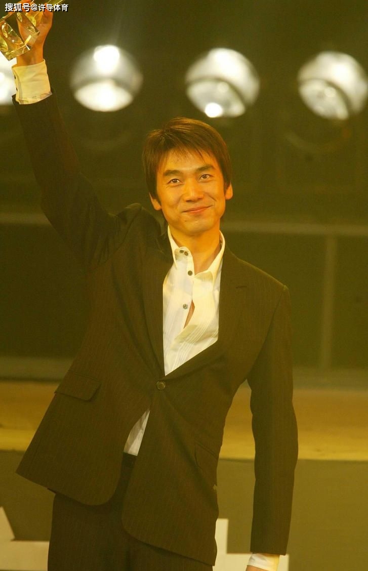 前妻将他捧红,现任让他成富豪,林依轮有何魅力,让自己如此幸运_黄琏