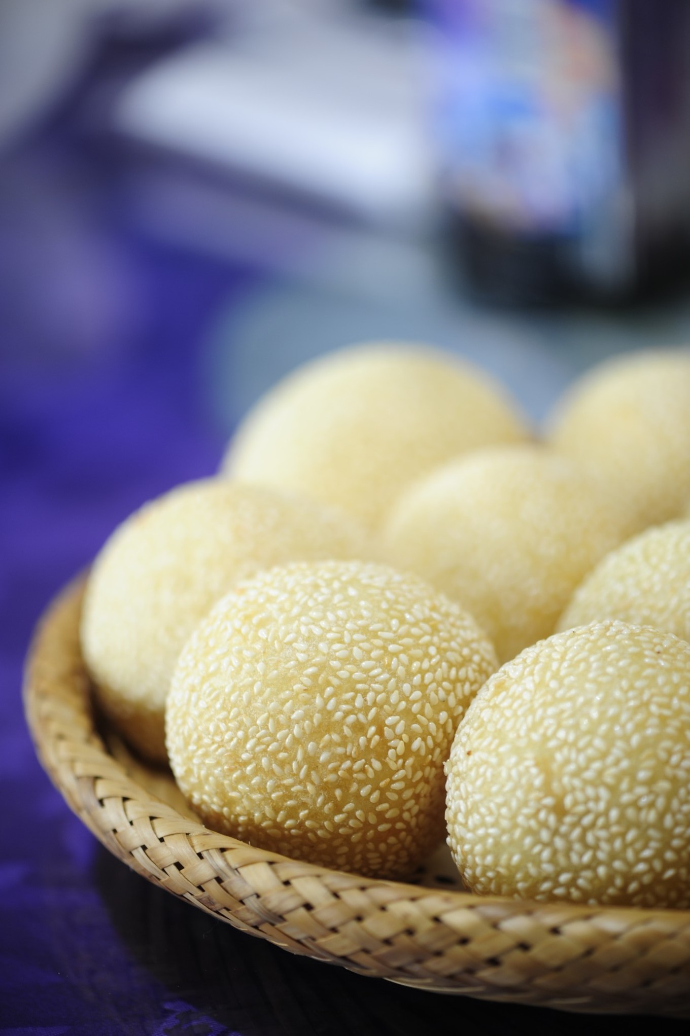 常言道,"年晚煎堆,人有我有",又话"煎堆碌碌,金银满屋",它还是 吴川