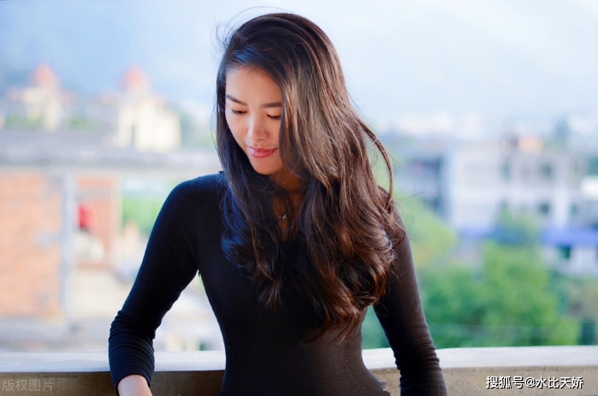 47岁再次破产的她,终于再婚了_杨冰