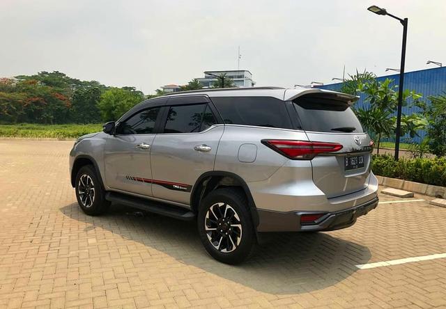 入藏耐造开不坏丰田全新小霸道实车全时四驱配大梁