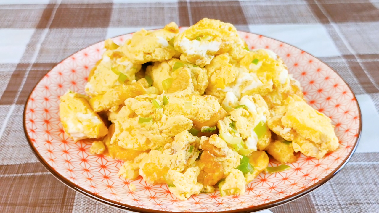 这道民间失传的水炒鸡蛋不用一滴油鲜香滑嫩太香了