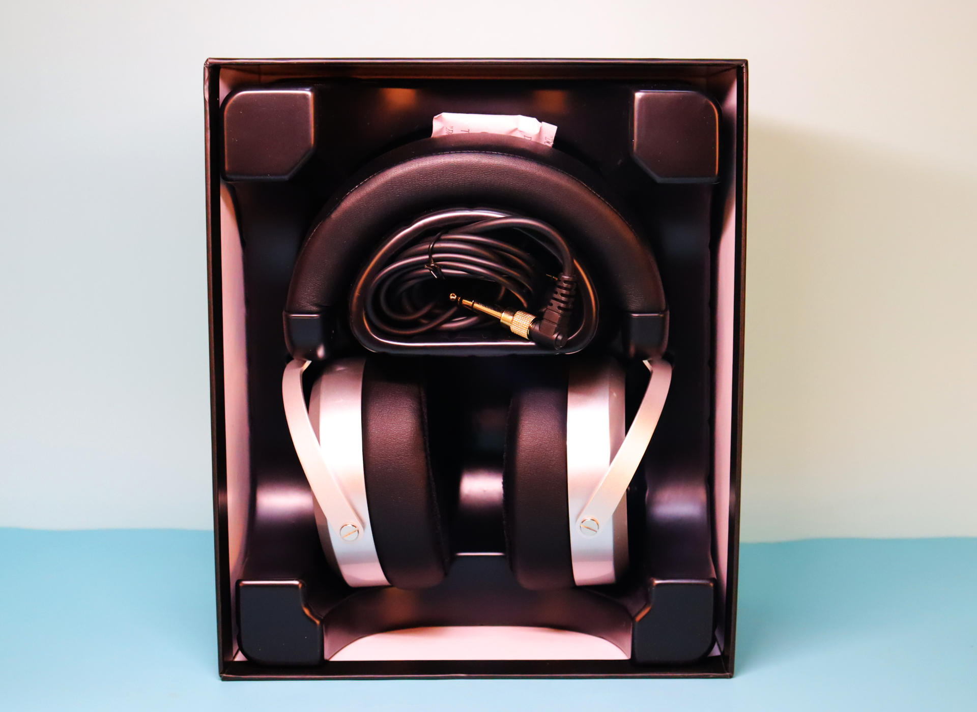 新产品提高性价比he400se开放式平板耳机