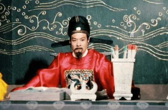 这样一个有悖于公正的判决,在"贾史王薛"盛世时,有皇恩庇佑,自然不