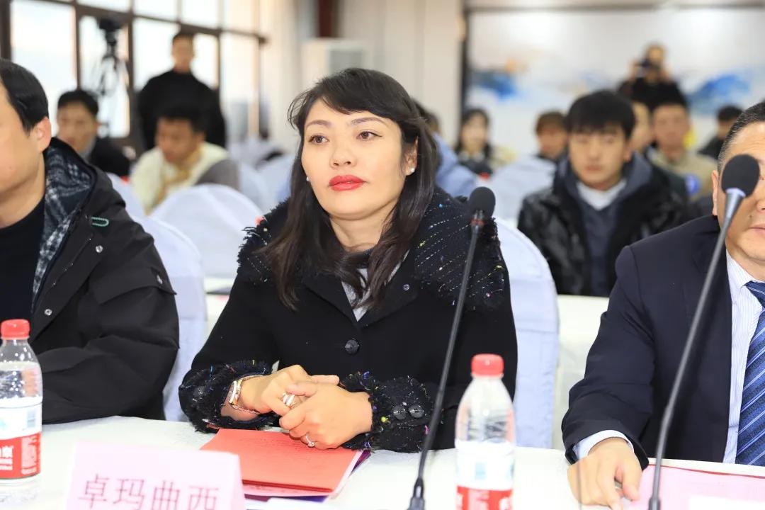 昌都新区管委会党委书记美朗松布同志,昌都市科技局党组书记,副局长