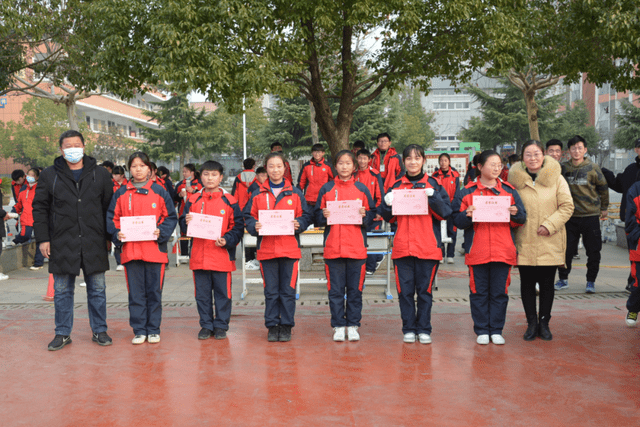 阳光体操铸就幸福人生阜南二初七年级学生广播体操比赛