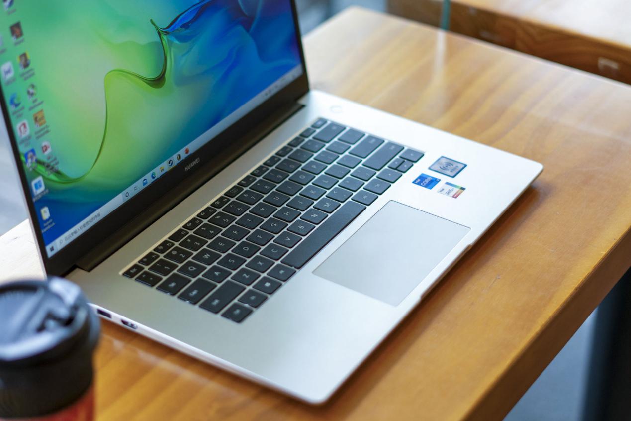 年轻人的全面均衡轻薄本当然优选华为matebookd152021款