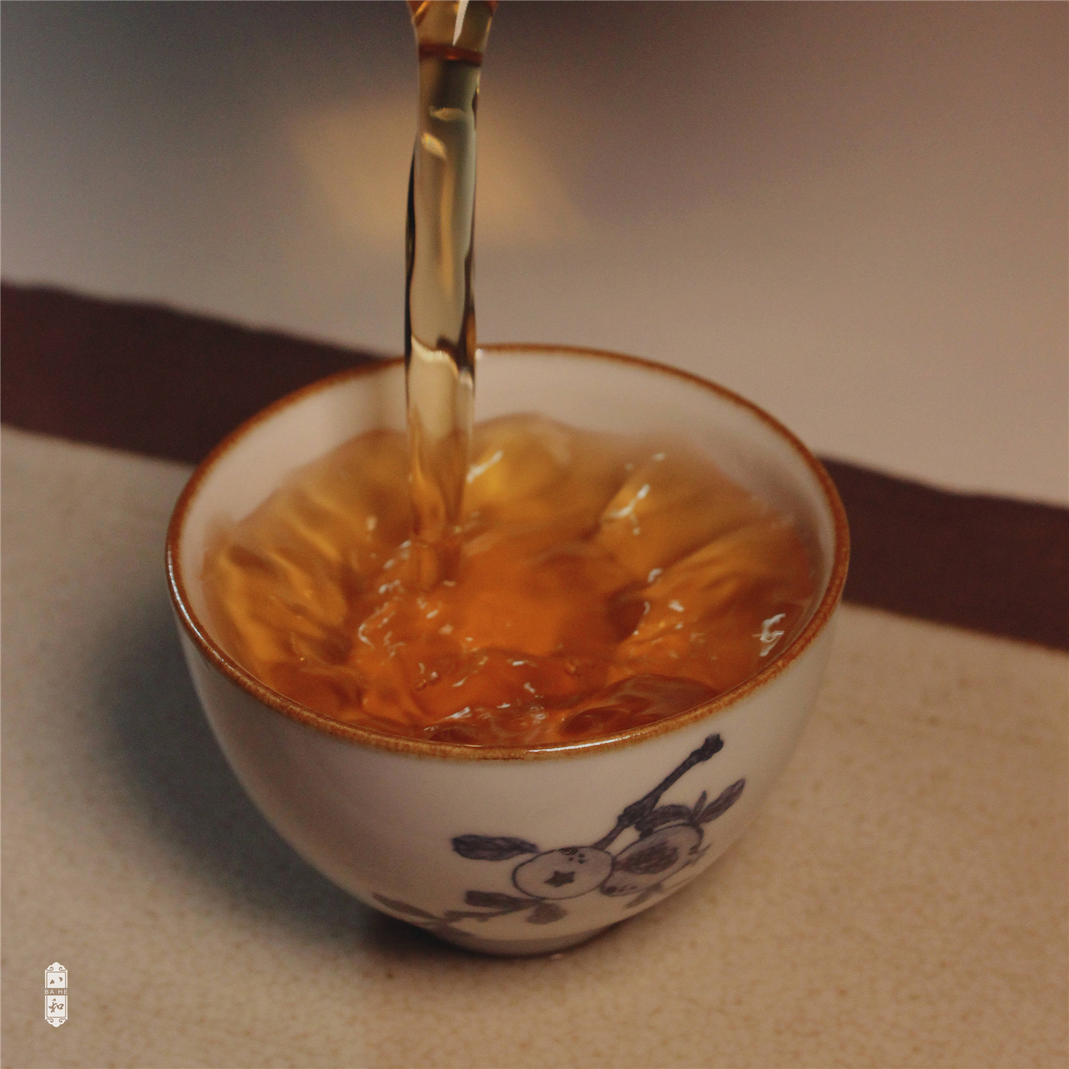 宋风古韵睡来午瓯茶庭下观石榴