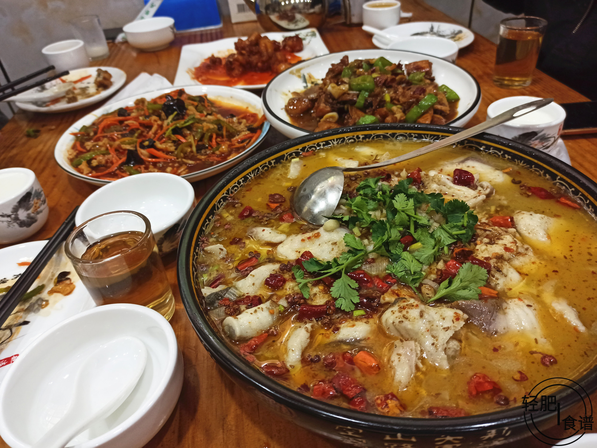 山东菜馆的6道菜,有鸡有鱼150元真不贵,但越吃越觉得不值