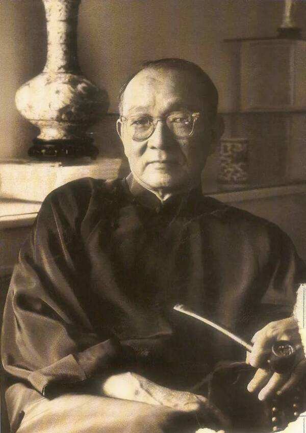 【艺创艺趣】林语堂:收藏烟斗的文学大师
