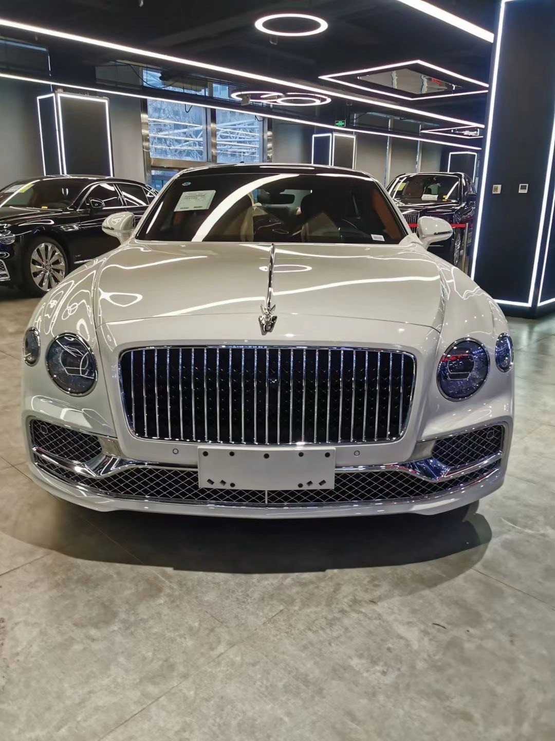 2020款宾利飞驰 天津港现车价格再创新奇迹