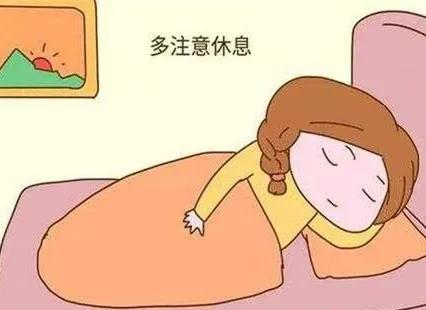 合理安排工作和休息,保证充足的睡眠,注意劳逸结合,保持平和的心态