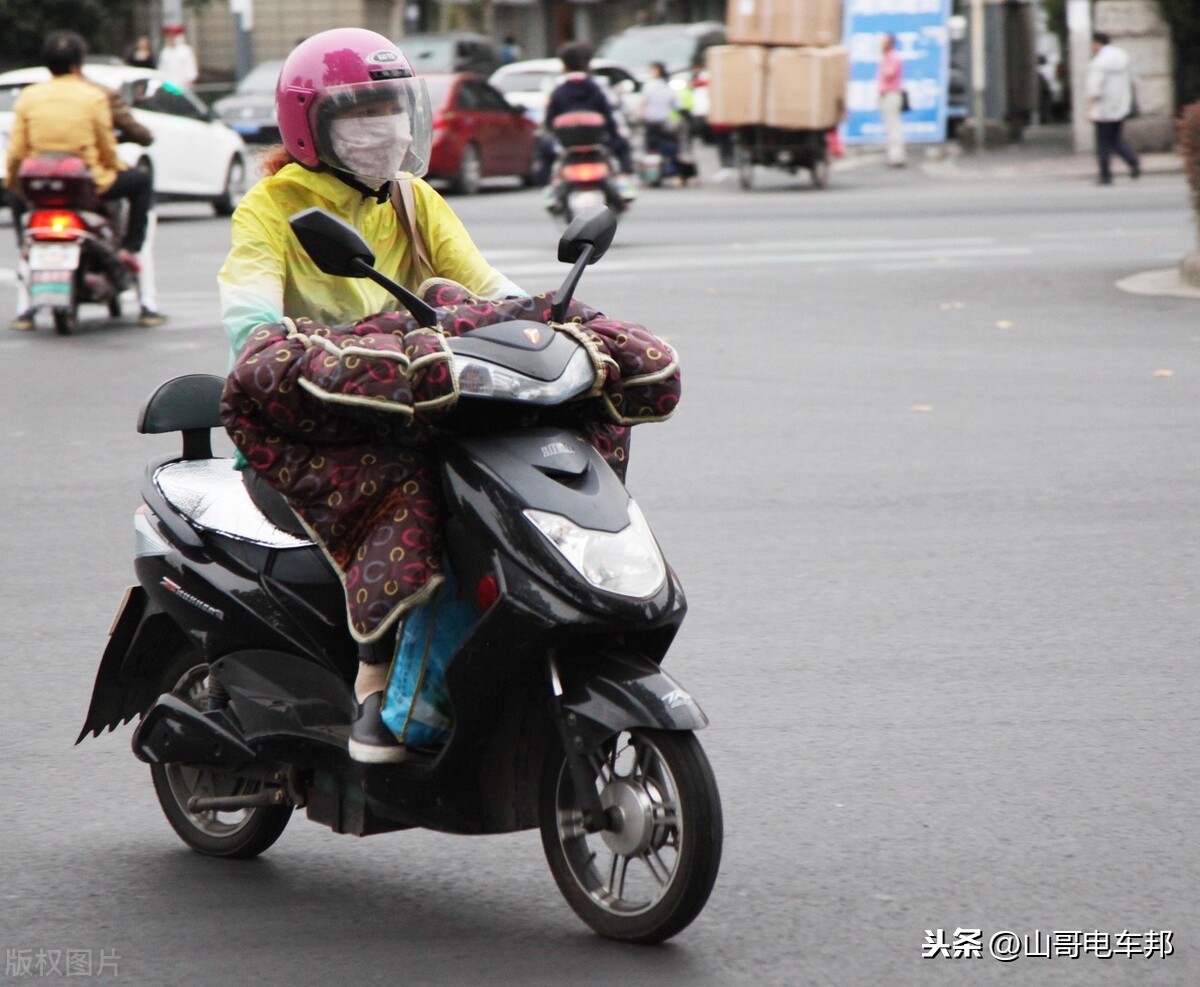 在农村骑电动车也不轻松了,这3类电动车小心被扣车或罚款