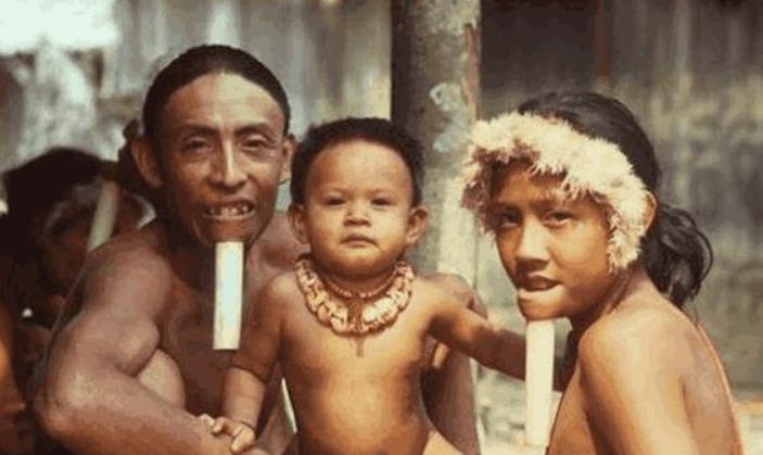 全球即将灭绝的原始部落，无法和现代人交流，弄不清自己父亲是谁