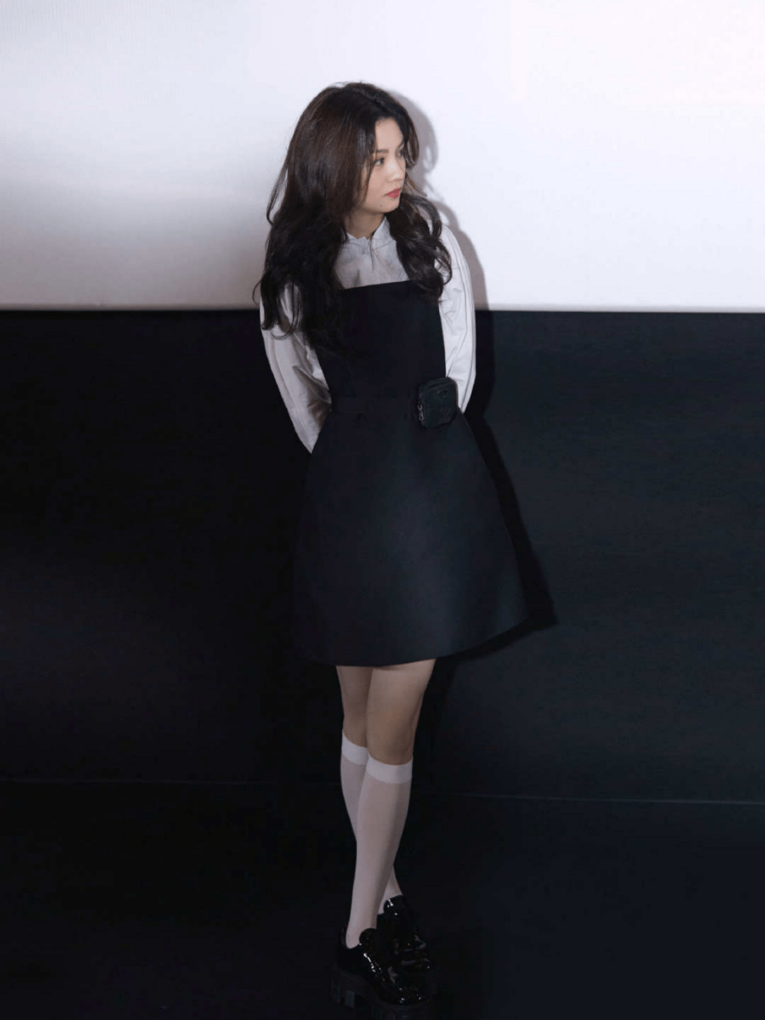 刘浩存篇:抹胸小黑裙