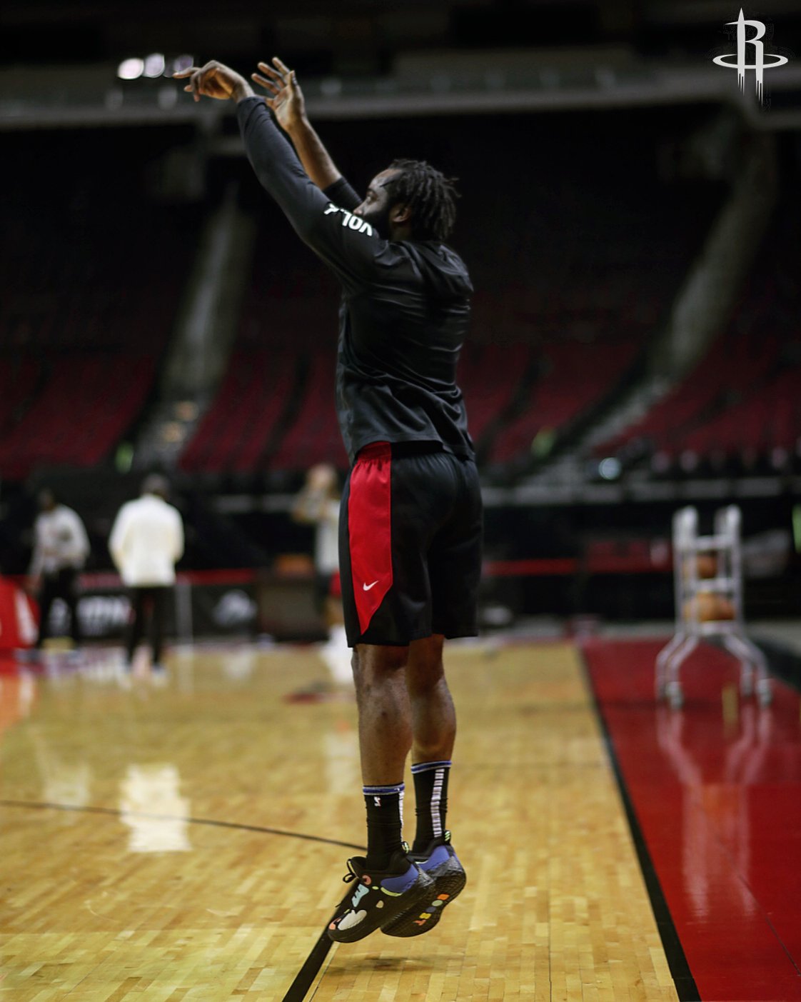 原创火箭备战独行侠!哈登练三分或复出冲三连胜,神射手 扣将回归