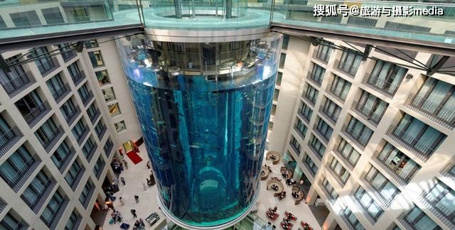 世界上最大的水族馆，建在酒店大堂里面？拥有2500种热带鱼类