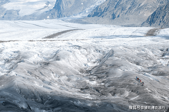 瑞士阿雷奇冰河是阿尔卑斯山冰蚀现象最显著的地区,有一系列典型的