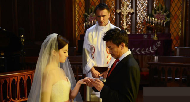 胡歌刘亦菲被传将在上海完婚?婚纱照都是合成,两人仅是荧屏情侣_仙剑