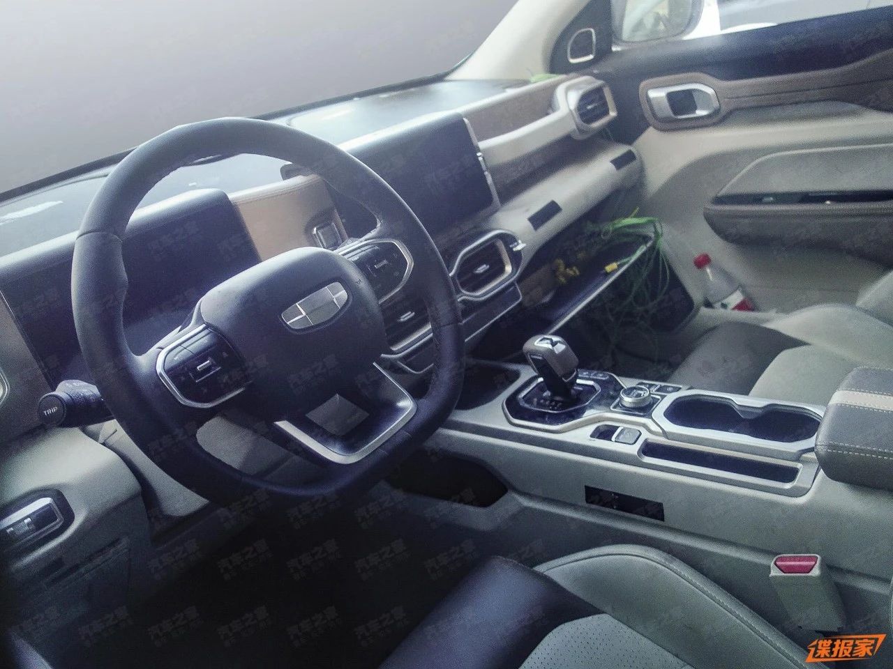 全新宝马2系四门轿跑上市广汽传祺empow55内饰谍照曝光