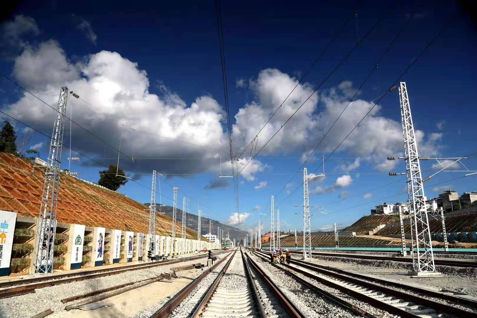 大临铁路通车 让佤山插上腾飞翅膀