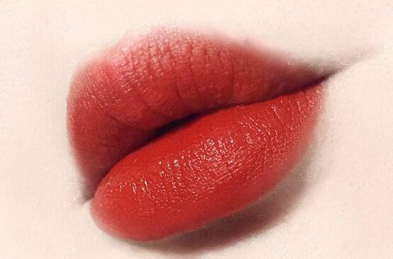 又出了几支番茄色口红比405还好看价格却比它便宜很多