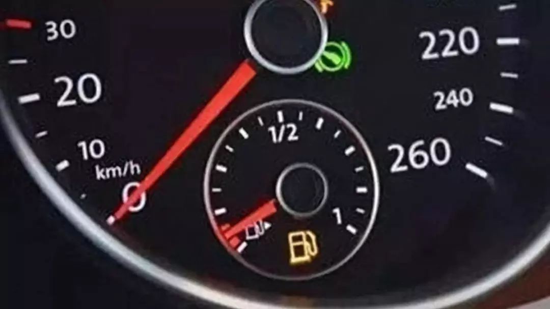 【车主答疑】汽车油表见底了,还能跑多远?_手机搜狐网