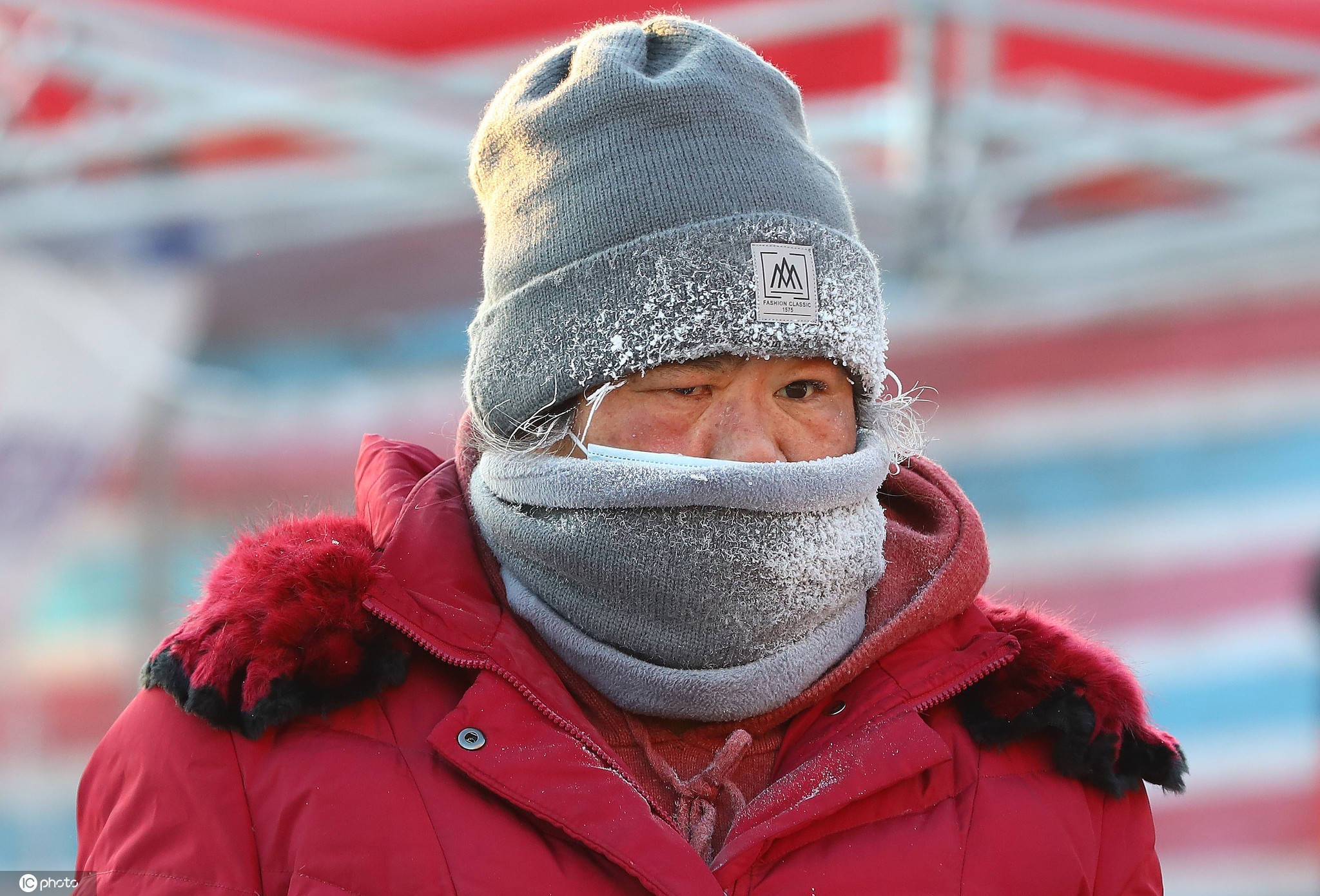 睫毛结霜!-31°c长春市民冻头冻耳 顶着寒风出行