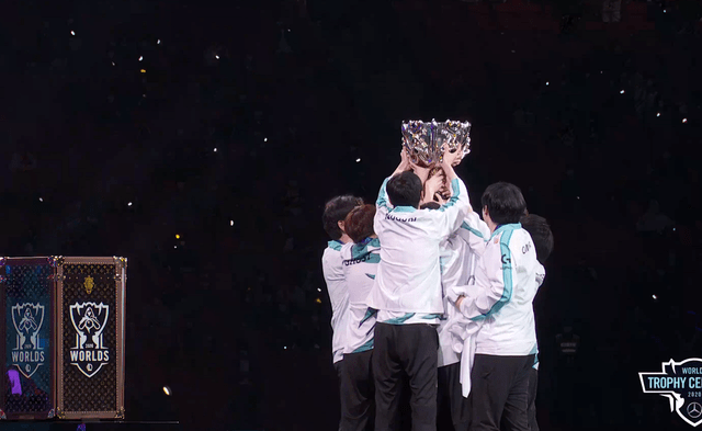 dwg战队的打野选手canyon由于在世界赛期间展现出了十分强大的实力,一