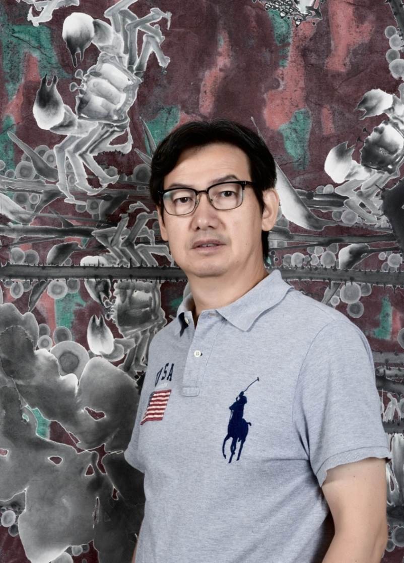 【艺术名家简介】徐建新,江苏常州市人,1985年研修于中央工艺美术学院