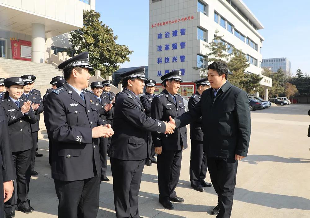 兰山公安王行军女婿图片