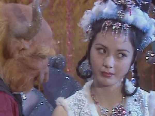 牛魔王作为男性,可以抛弃原配发妻,对儿子的感情也比较理性.