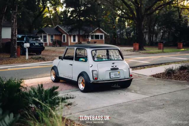 如此帅气规整的改装老mini,到哪里都是风景线_cooper