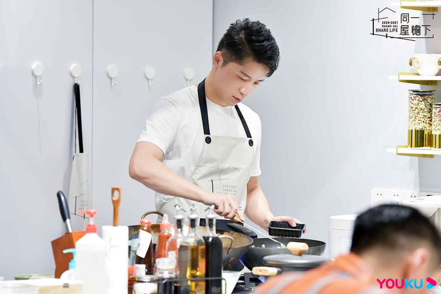 《同一屋檐下》王天奇告白褚梦娜被拒绝,邓紫棋谈自身恋爱观